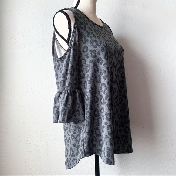 Leopard Print Cold Shoulder Top - Picture 6 of 7